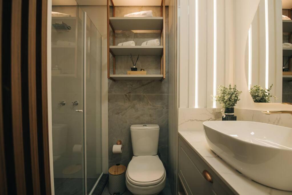 Loft Com Sacada, Lareira E Garagem No Parque Apartamento Pelotas
