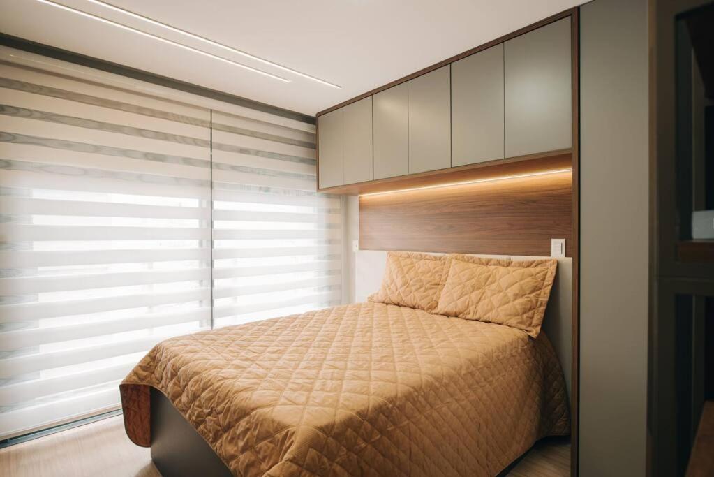 Loft Com Sacada, Lareira E Garagem No Parque