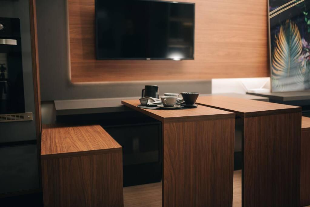 Apartamento Loft Com Sacada, Lareira E Garagem No Parque *